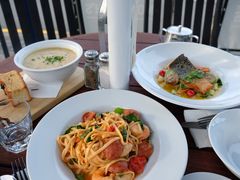 -Bully Hayes Restaurant & Bar