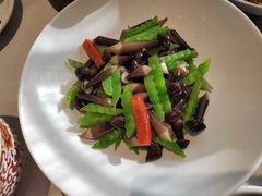 莴笋炒鸡枞菌-梅飞酒家(桑园路店)