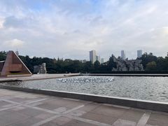 -龙华烈士纪念馆-停车场