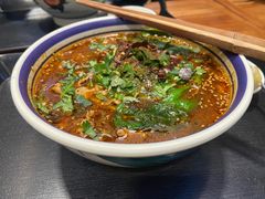 -云阿蛮云南生烫牛肉米线(奉贤路店)