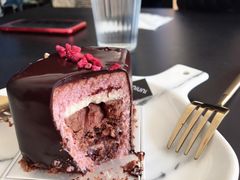 -UNI UNI(环亚凯瑟琳店)