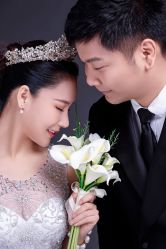 -雪中彩影婚纱摄影·微光艺术中心