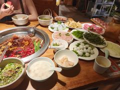 -城墙拐拐火锅(三峡广场黑金冠店)