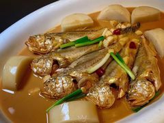 年糕烧小黄鱼-荣府宴(南阳路店)