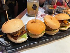 臭豆腐mini汉堡-哥老官重庆美蛙鱼头(龙湖杭州金沙天街店)