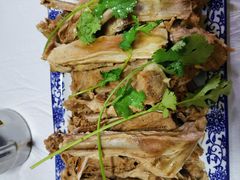 -三江源美食城