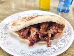 火烧夹肉-清真-戏楼王记牛肉面