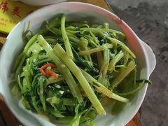 -雄伟美食(高沙中街店)