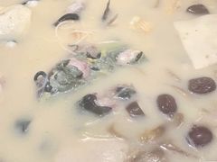 -咕嘟草帽鱼·牛奶一样的鲜鱼汤(天鹅湖万达广场店)