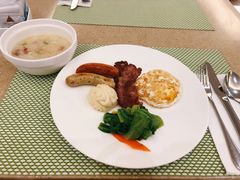 -亮马河饭店翠雅咖啡厅