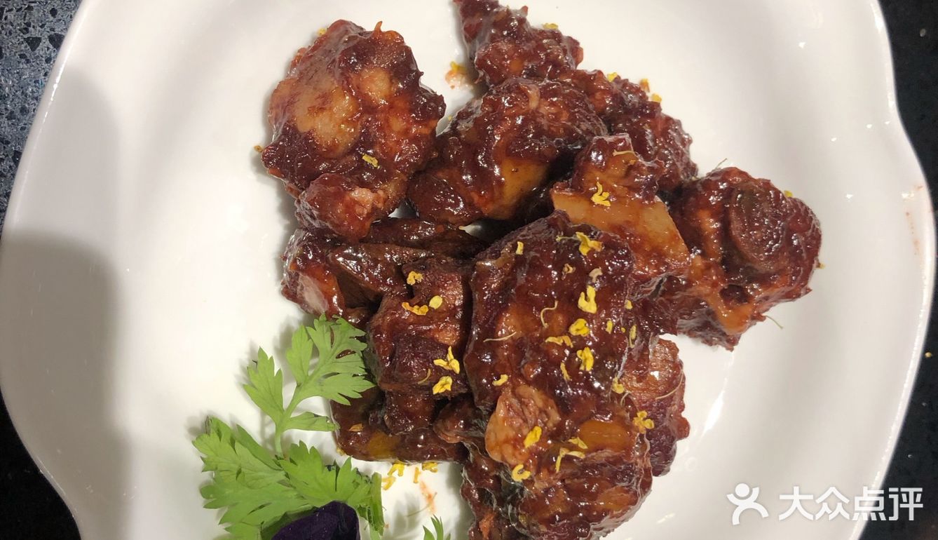 狮子头很大一个，好扎实，吃不完，太多肉了