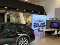 -上海永达奥诚奥迪4S店(申江路店)