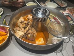 -左庭右院鲜牛肉火锅(浦江欢乐颂店)