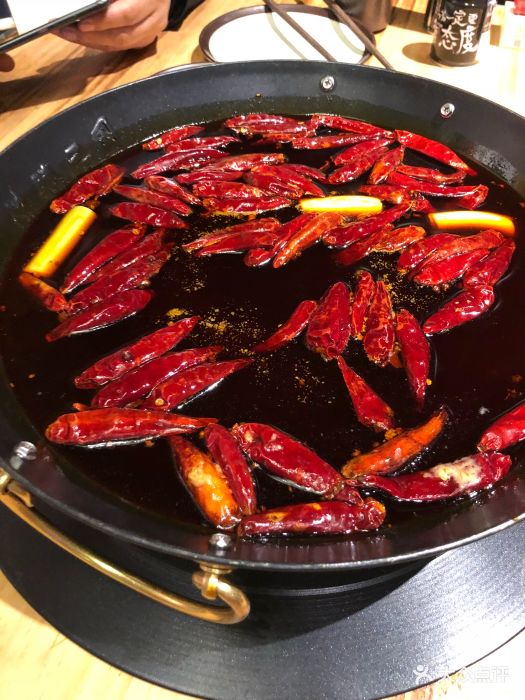 味蜀吾·沸腾三国火锅(天府三街店)红锅图片 - 第3张