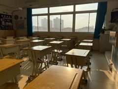 -上海市工商外国语学校