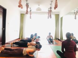-Yvon yoga 瑜伽·精准体态管理中心
