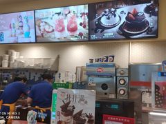 -DQ·蛋糕·冰淇淋(大宁国际商业广场店)