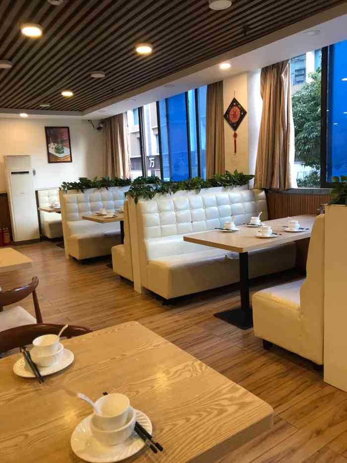 陕西大厦传统风味餐厅-"性价比不错,装修了.可惜没处停车有点麻烦.