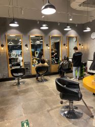 -时尚殿堂明星门店