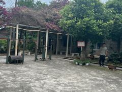 -周老三跷脚牛肉·全牛火锅(非遗传承店)