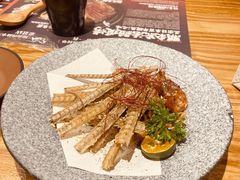 香酥鳗鱼骨配小白虾-鳗事鱼意·活鳗現烤专门店(富力海珠城店)