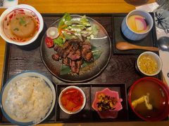 岩烧雪花牛肉定食-味太助·银饭食堂(中华城店)