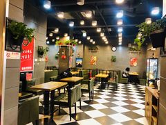 大堂-愉肴麻辣香锅(中山路店)