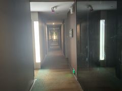 -卡罗酒店(东门晒布地铁站店)