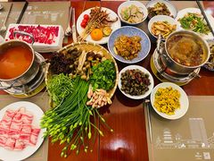 -元一希尔顿酒店·鲜切牛肉火锅禅自助餐厅