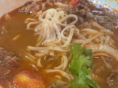 生牛肉冬阴功河粉-HELLO 27 意面·沙拉·帕尼尼