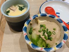 蟹黄沙拉-梅丘·寿司の美登利(银座店)