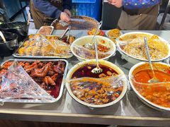 -爆炸头阿姨小四川正宗川味小吃(无任何分店)