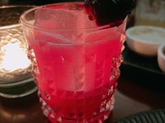 仙人掌果-毛毛虫酒吧