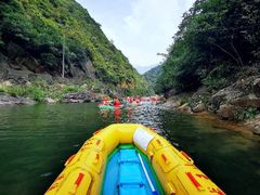 -安吉龙王山峡谷漂流