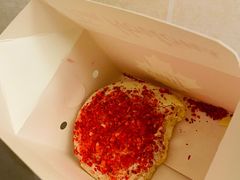 草莓风味夹心甜甜圈-Tims天好咖啡(河西万象城店)