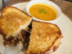 -ROAST coffee & eatery