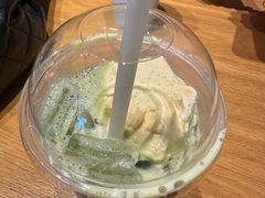 -星巴克臻选(上海中环广场2F店)