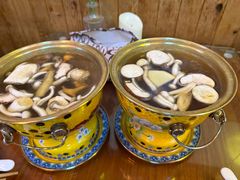 -丽江庭院·云南野生菌·海鲜火锅(鼓楼四合院店)