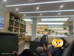 -弘仁宝佳比亚迪4S店(宝山旗舰店)
