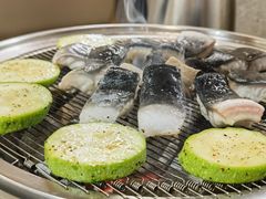 -围炉肉舍•炭烤活鳗•丹东海鲜烤肉(步行街店)