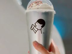 伯爵清奶茶-喜茶(迪士尼小镇DP店)