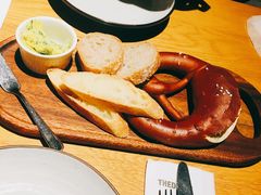 黄油大蒜配新鲜面包-The Diner X餐厅(青岛万象城店)