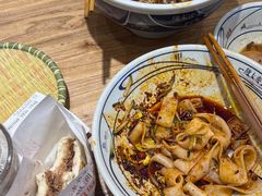 -陇上秦轩西安biangbiang面(朝龙汇店)