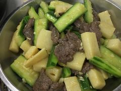 竹笋胜瓜炒牛肉-独树塱农庄