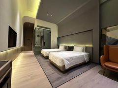 -上海虹桥中心爱琴海亚朵S酒店