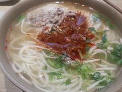 -亮亮面馆(经六路店)