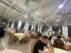 大堂-标记美食新鲜猪杂(兴南大道店)