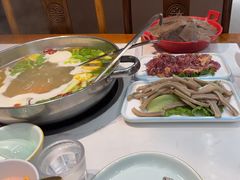 -乡土黄·鲜牛肉火锅·小龙虾(兴业街店)