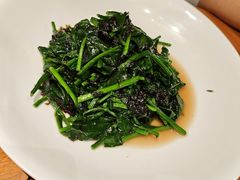 紫菜炒菠菜-喜鼎海胆水饺(东港店)