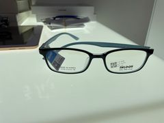 -MiRi眼镜·蔡司·星趣控·尼康控优点视觉合作店(南京东路店)